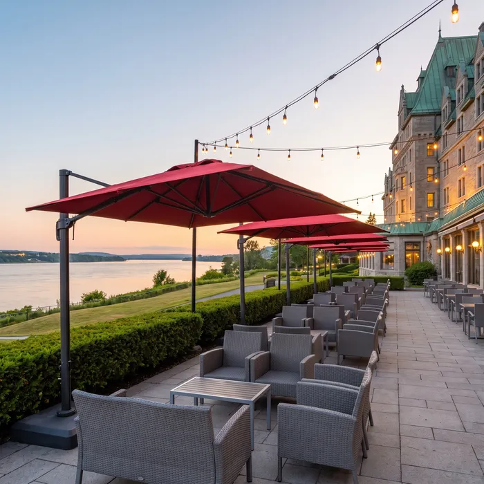 La terrasse du Bellerive au crépuscule, au-dessus du fleuve